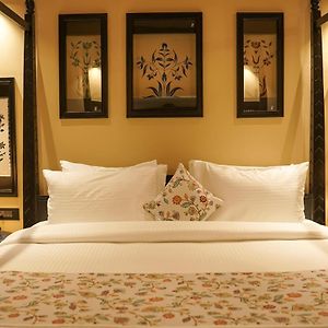 Elegant Room on F&B Spa & Laundry 11 Happy Hour at Johra Bora Bar IMFL or Domestic Beers Early C or & Late C or out by 2 hours Subject to Availability Hi-Tea Activities & Live Folk Music 2 Pints Beer on Star Ga